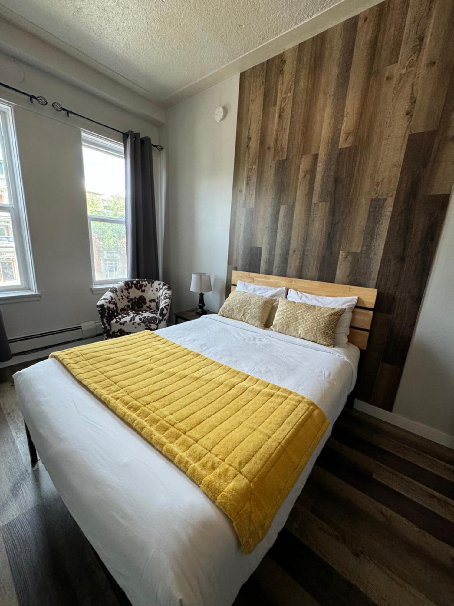 Commercial Hotel Edmonton Eksteriør billede