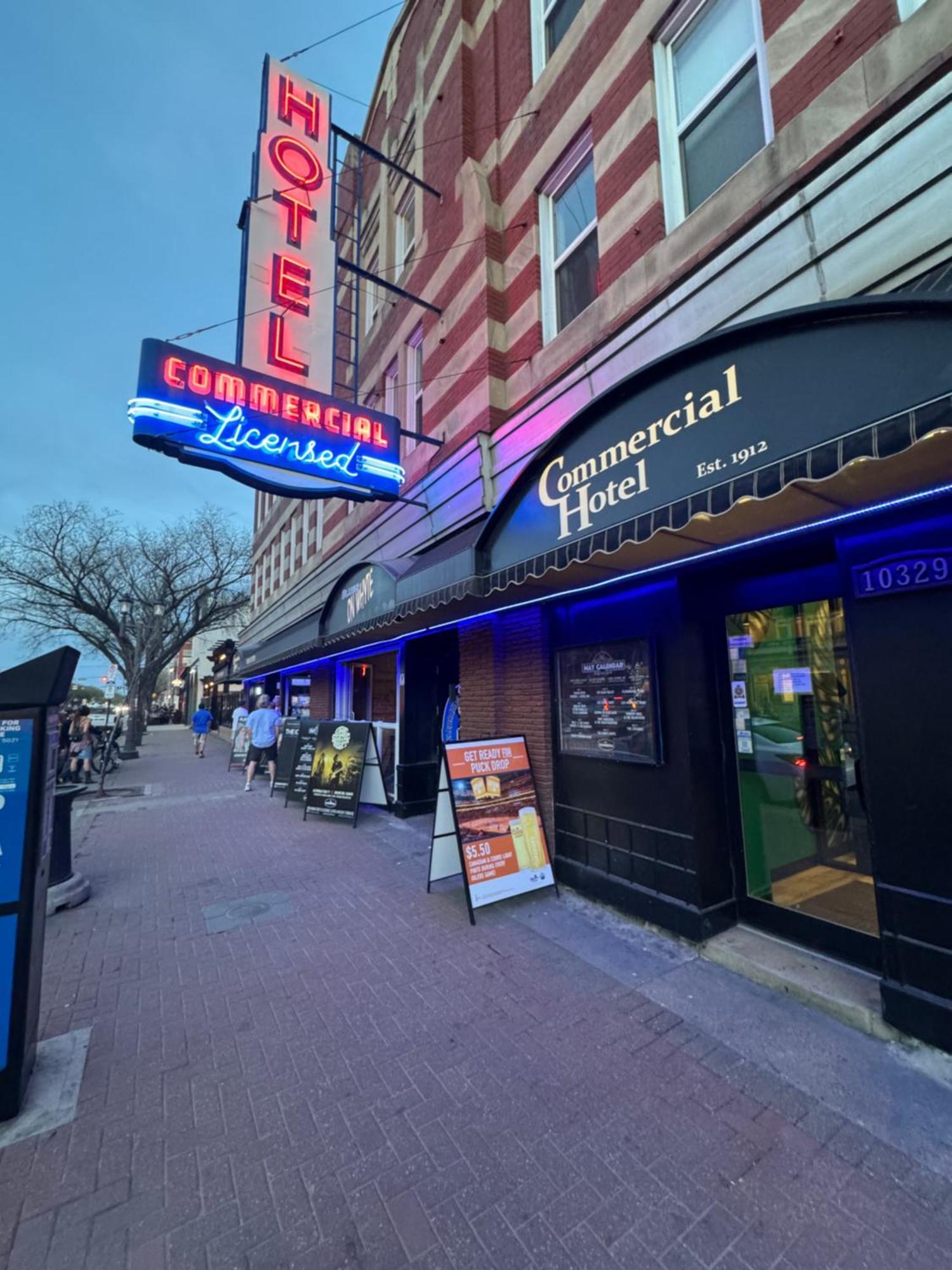 Commercial Hotel Edmonton Eksteriør billede